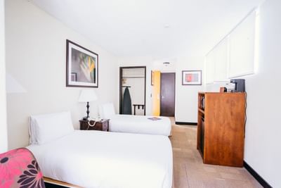 Two beds & lamps in Two Twin Beds at Stay Hotel Waikiki