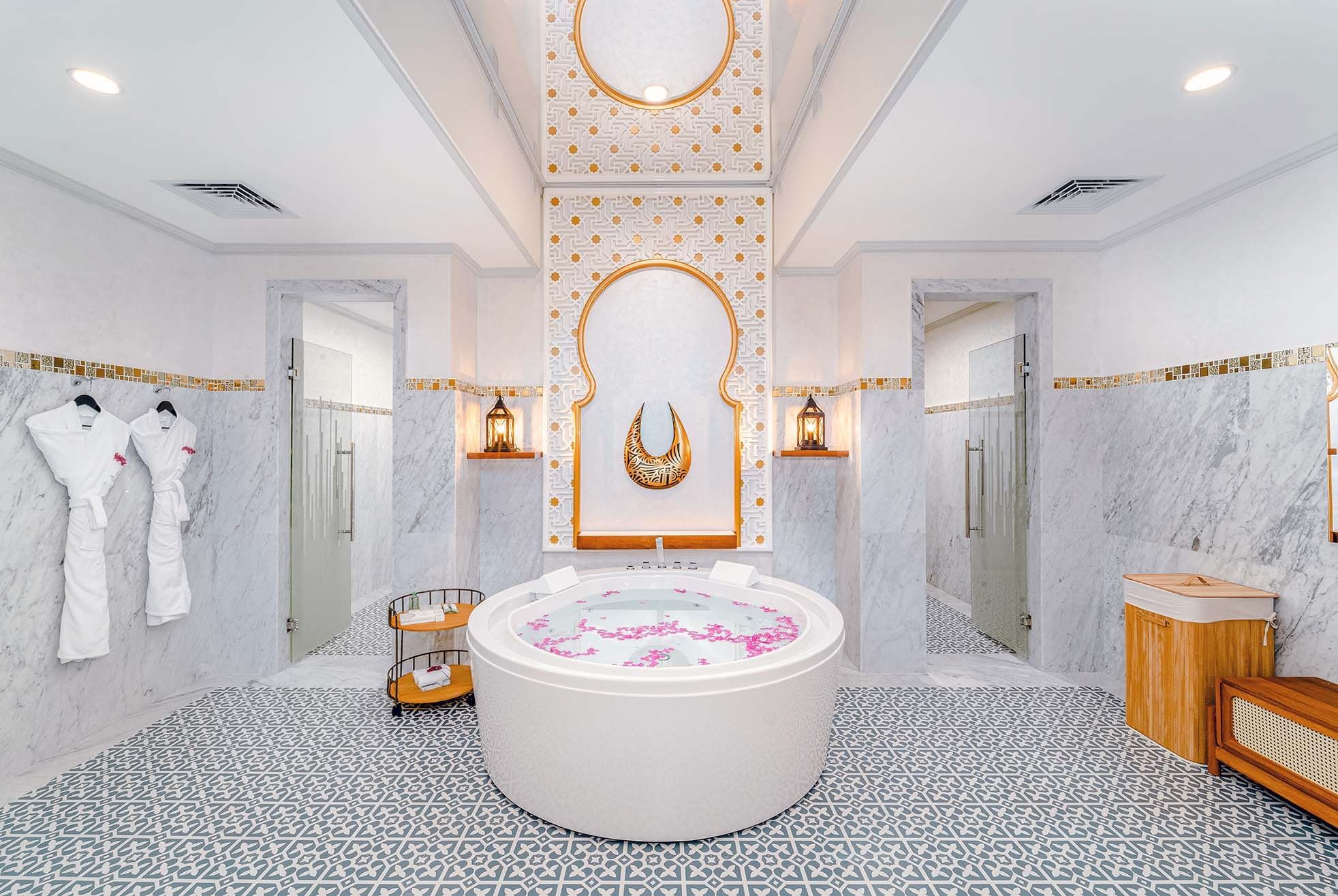 Bathtub in Signature Beach Residence, The Signature Collection