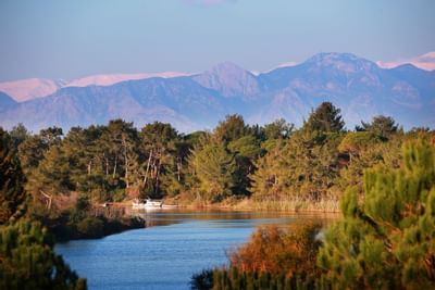 Titanic Golf Club lake and mountains