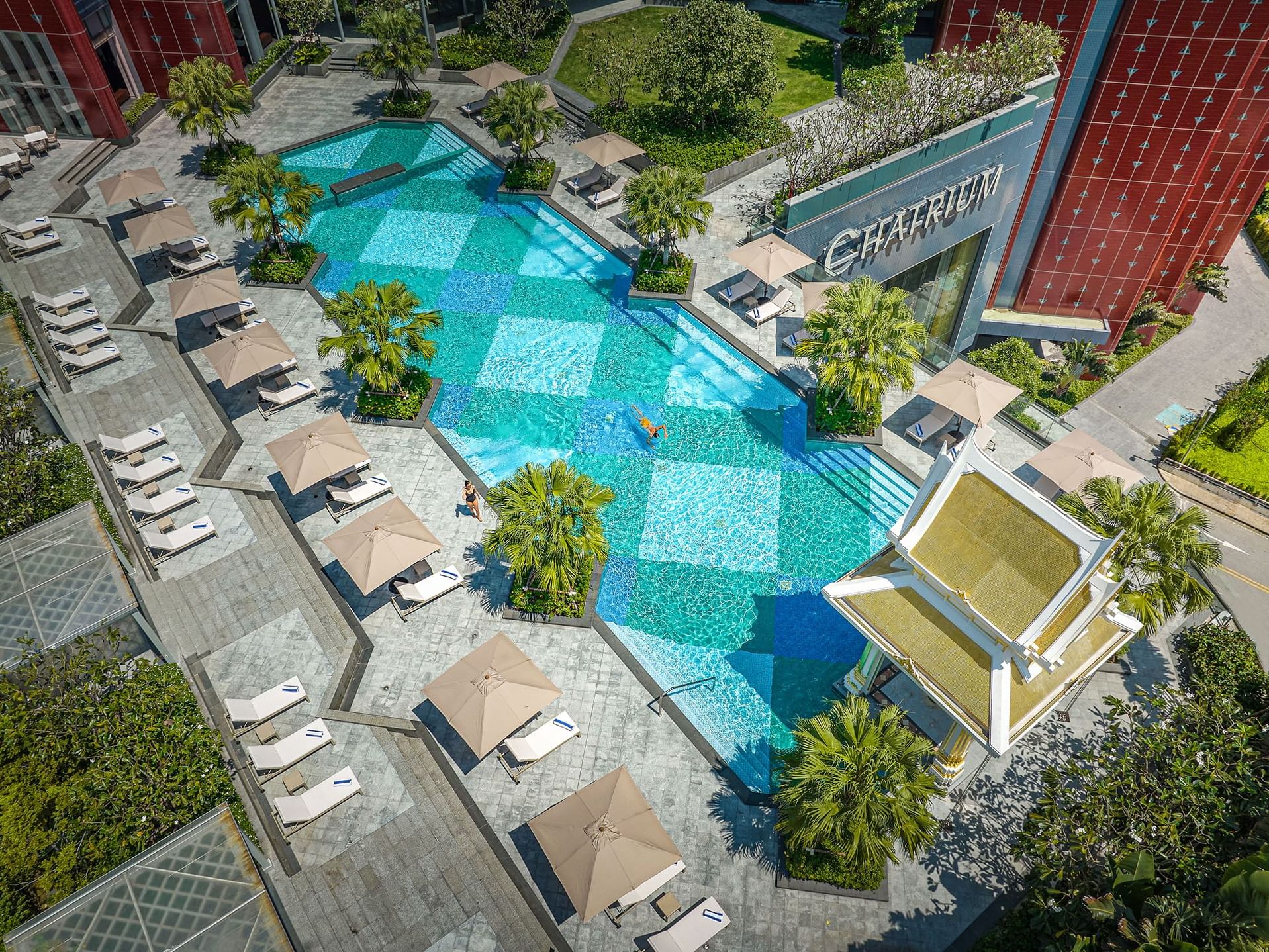 Aerial view of the outdoor pool at Chatrium Grand Bangkok