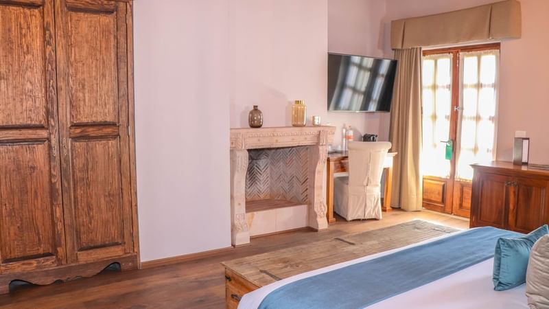 Interior of Deluxe King Room at Gamma Morelia Vista Bella