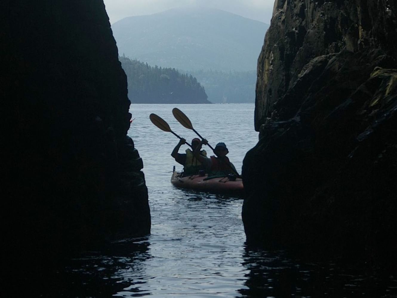 couple kayaking