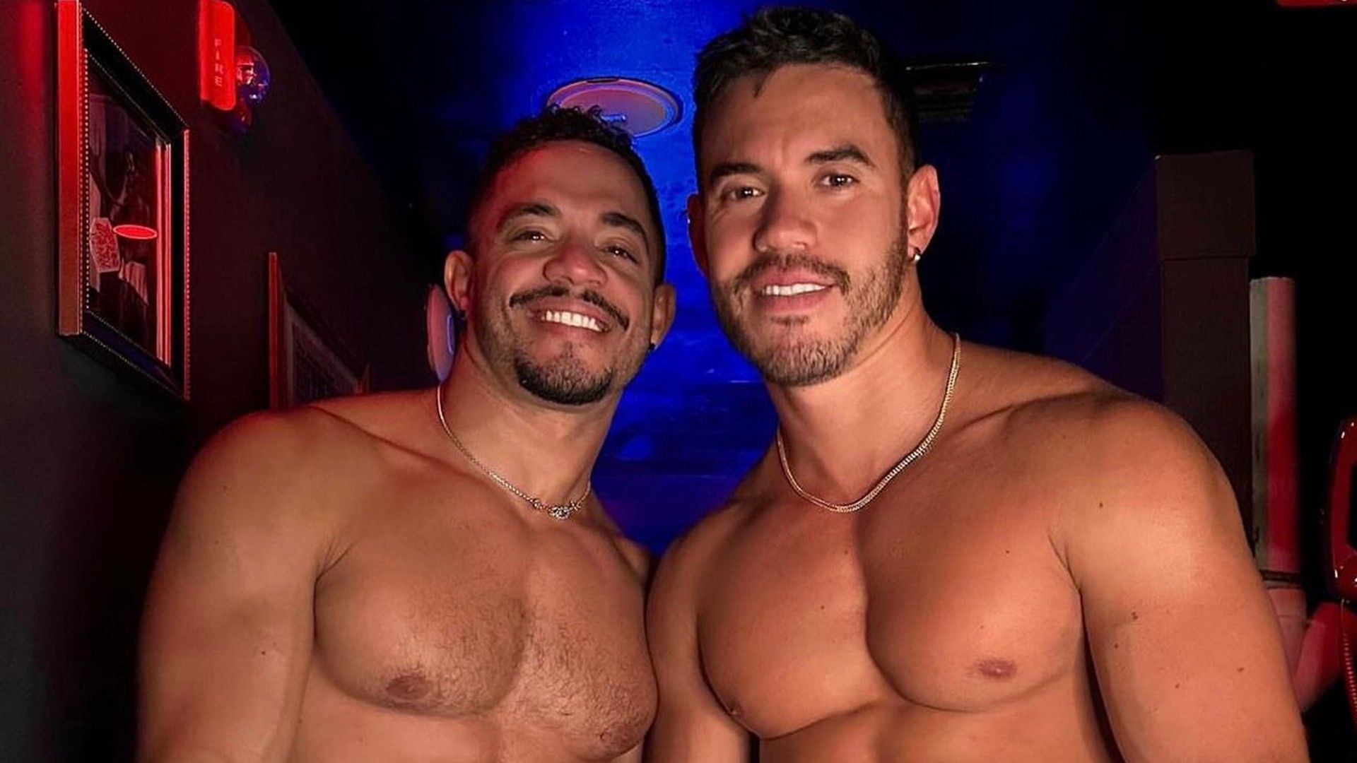 Bir toda erkaklar bilan sikish