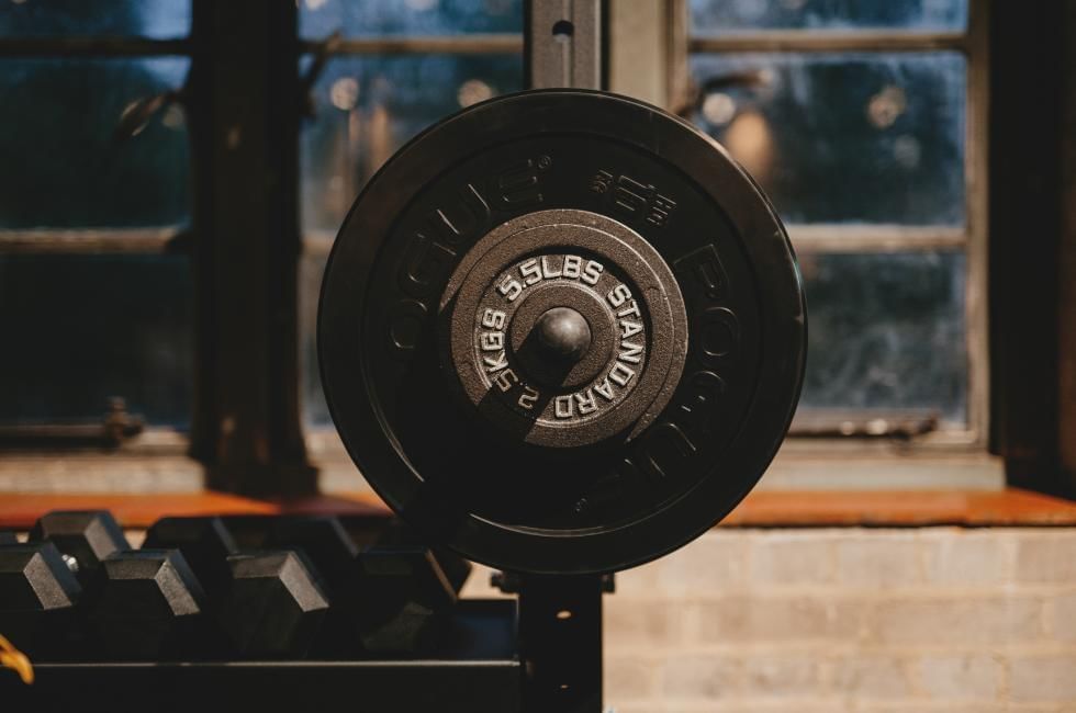 Lift Class at Eastpark Gym in Wokingham featuring weights from the side