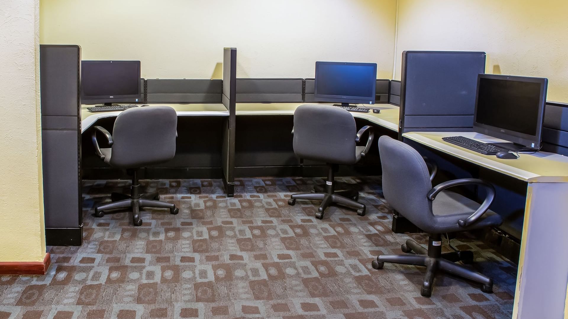 Computer lab in the meeting room at Fiesta Inn Tampico