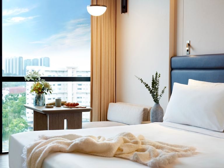 Deluxe Room with city view at Momentus Hotel Alexandra