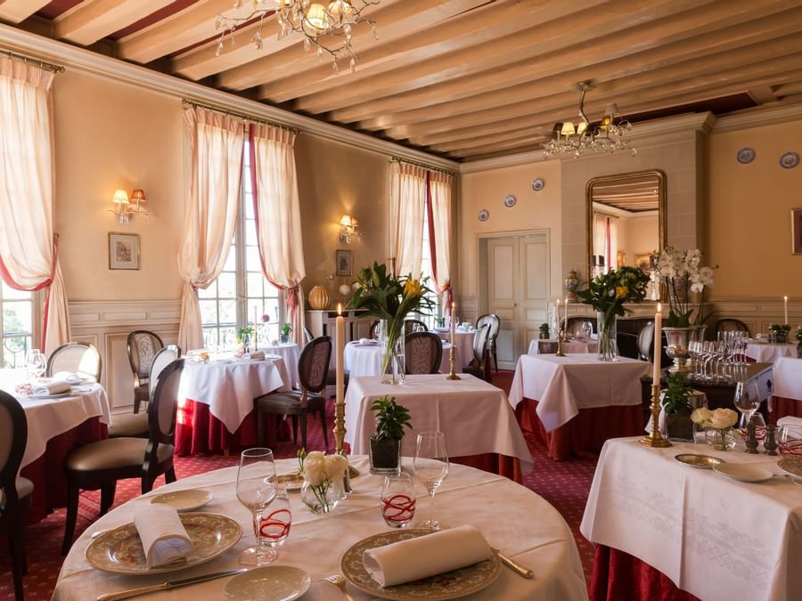 Dining area at Chateau de Beaulieu et Magnolia Spa