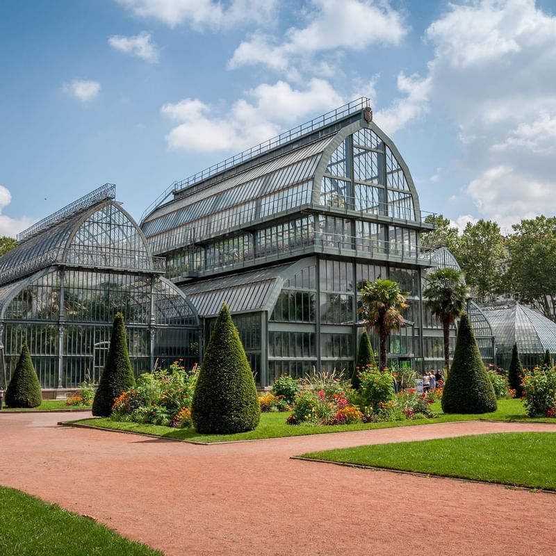 The exterior of Tete d’Or Park near Warwick Reine Astrid - Lyon