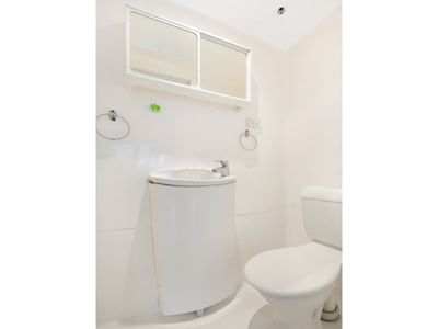 Adelaide Tower Apartments with Bathroom