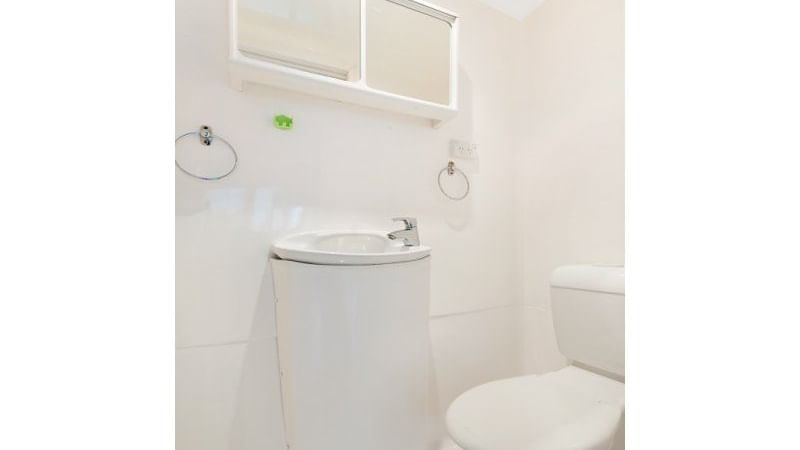 Adelaide Tower Apartments with Bathroom