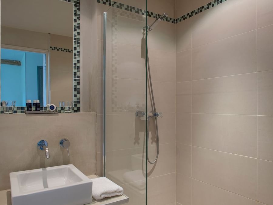Bathroom shower & vanity area in a room at Domaine de Bellevue