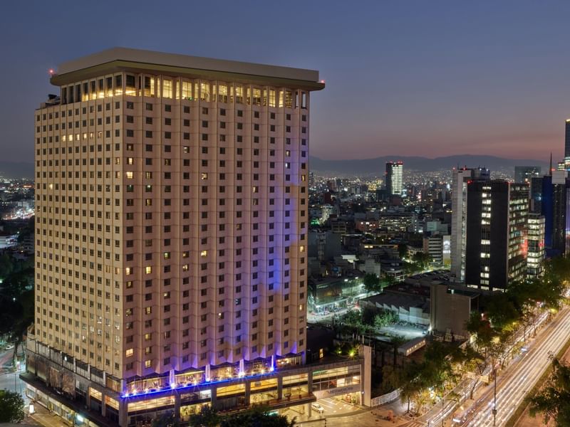 Front Exterior view of the hotel & streets at FA Reforma 