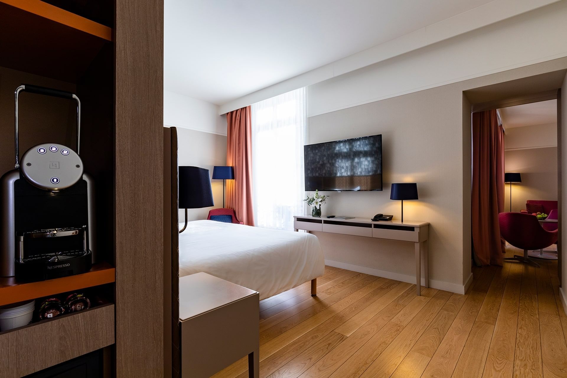 Intérieur de la Suite Junior à l'Oceania Le Métropole Montpellier