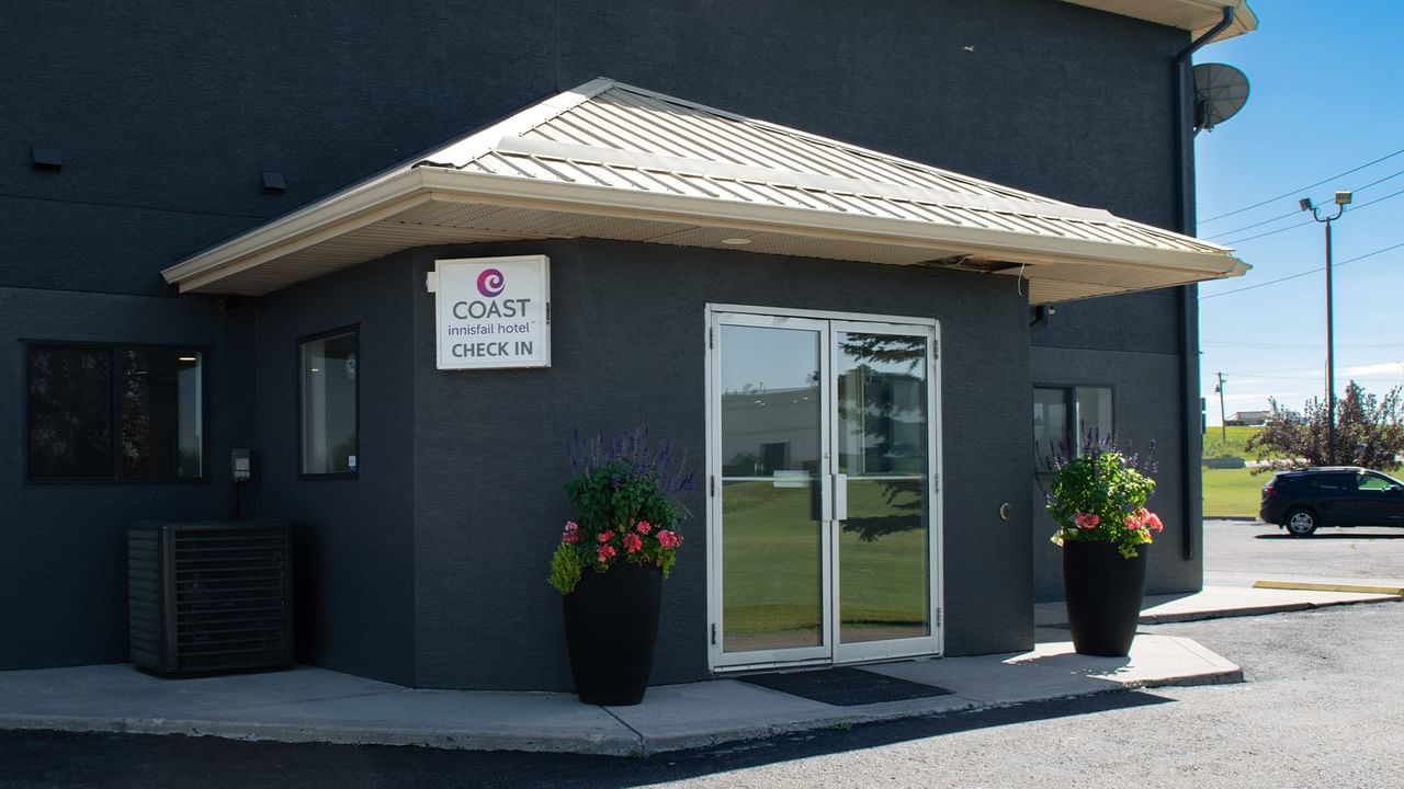 Main entrance of Coast Innisfail Hotel