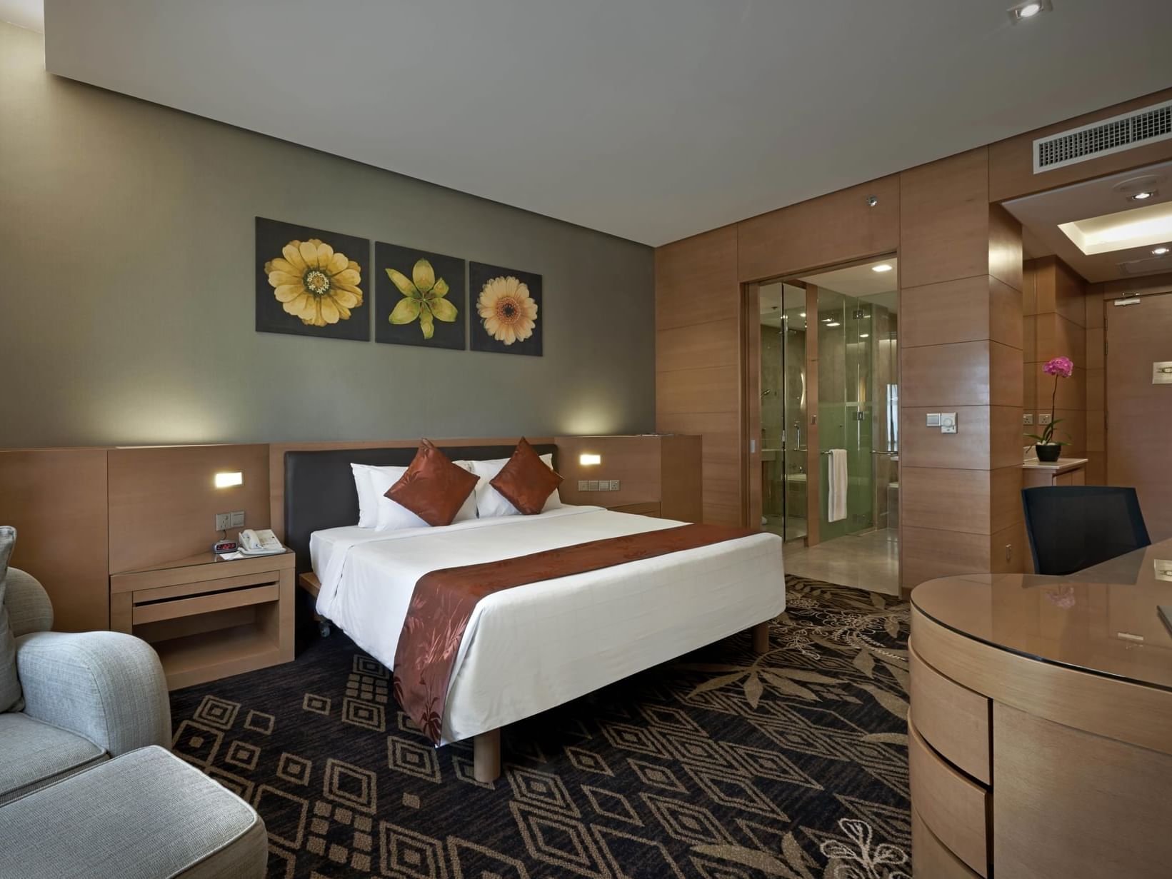 A Room at The Gardens St Giles Signature Hotel & Residences