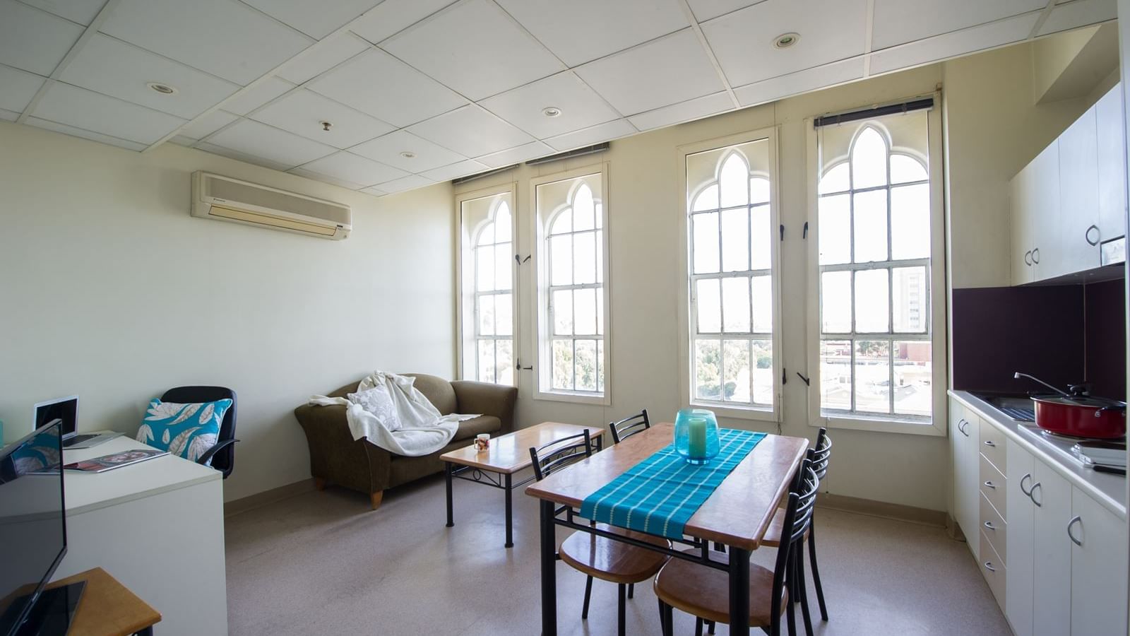 Student Living – Tobin House_ Adelaide Self Contained 1 bedroom apartment