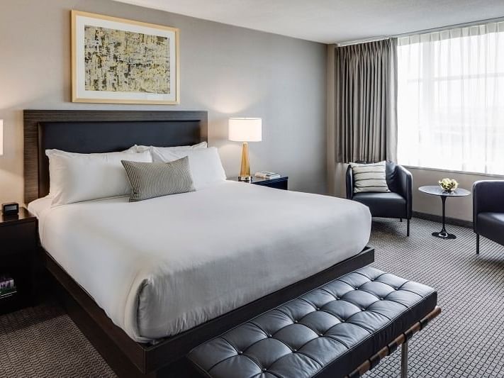 The Deluxe King Pool view room at Capitol Skyline Hotel
