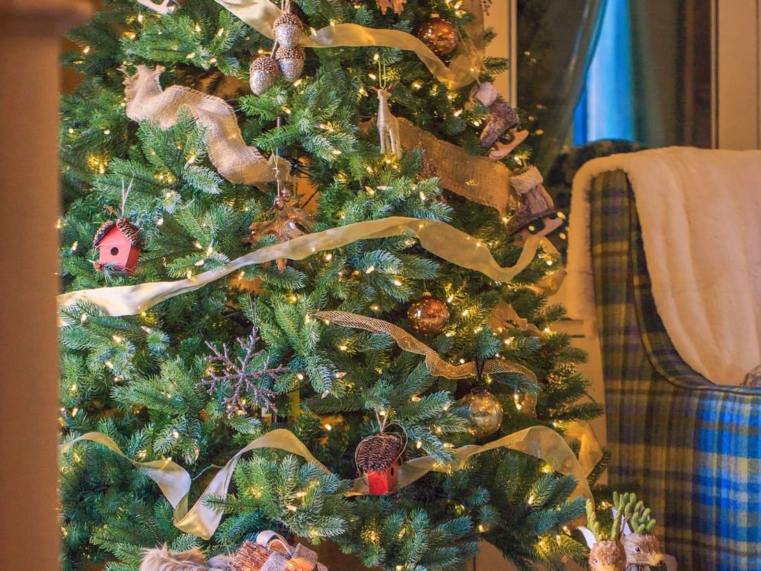 Christmas tree and sleigh decoration