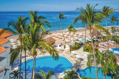 View of the beach & pool at Buenaventura Grand Hotel