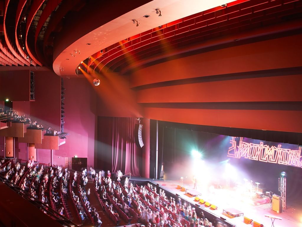 crown-theatre-facilities-at-crown-promenade-perth