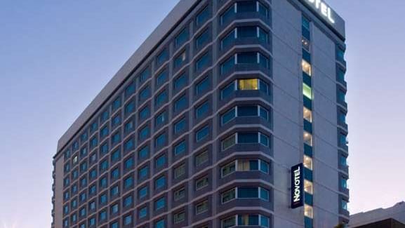 novotel_perth_building4