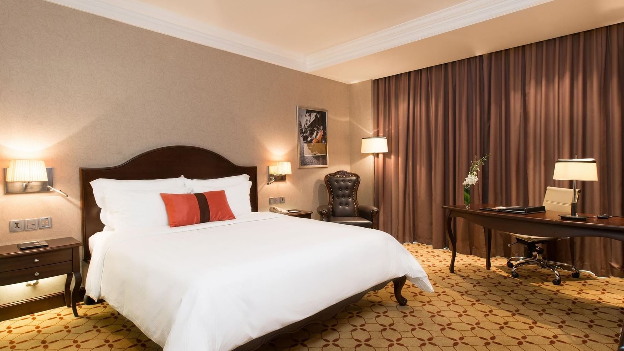 King Bed & furniture in Superior Rooms at Eastin Hotels