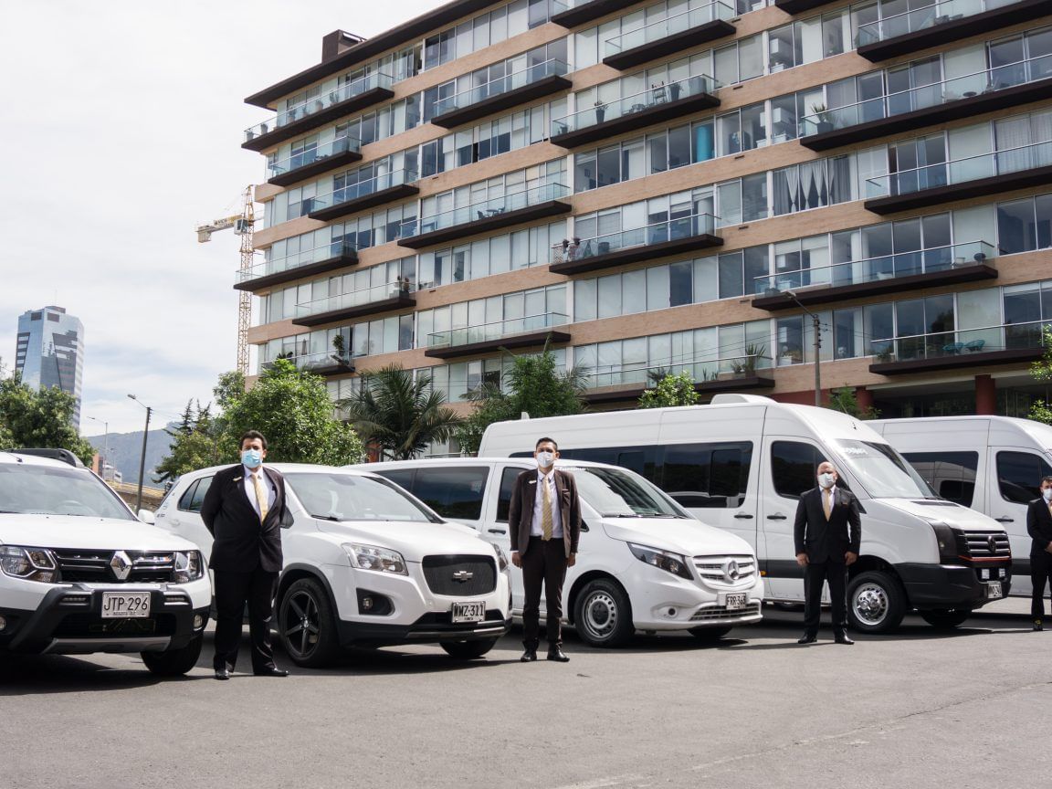 Vehicles with transport drivers at Bogotá Plaza Hotel
