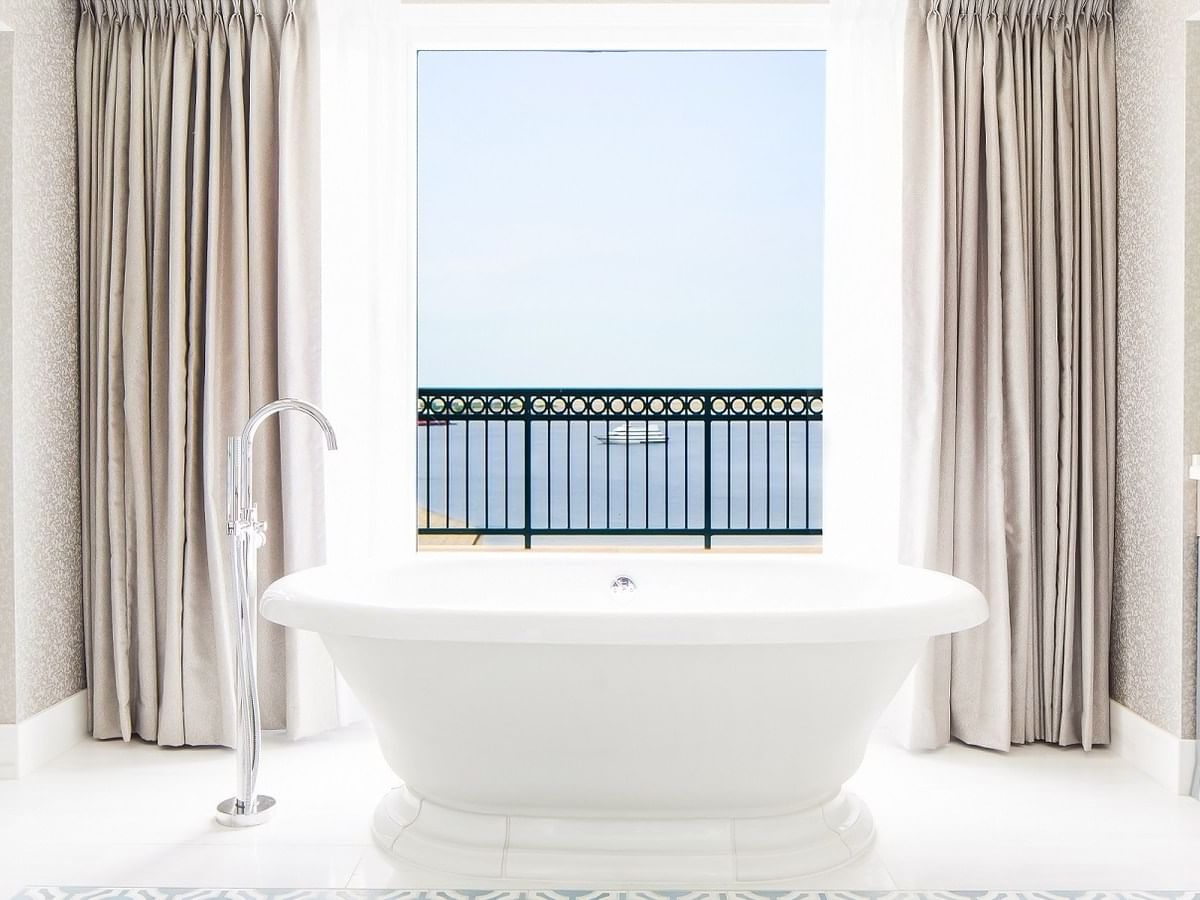 Barthrooms of Boston Harbor Hotel