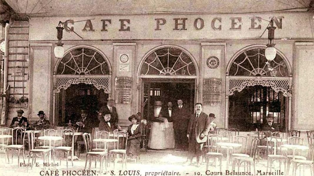 Vieille image du Café Phocéen près des Hôtels Oceania