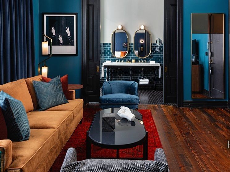 Living room with bed room at Platinum Suite at Dream Nashville