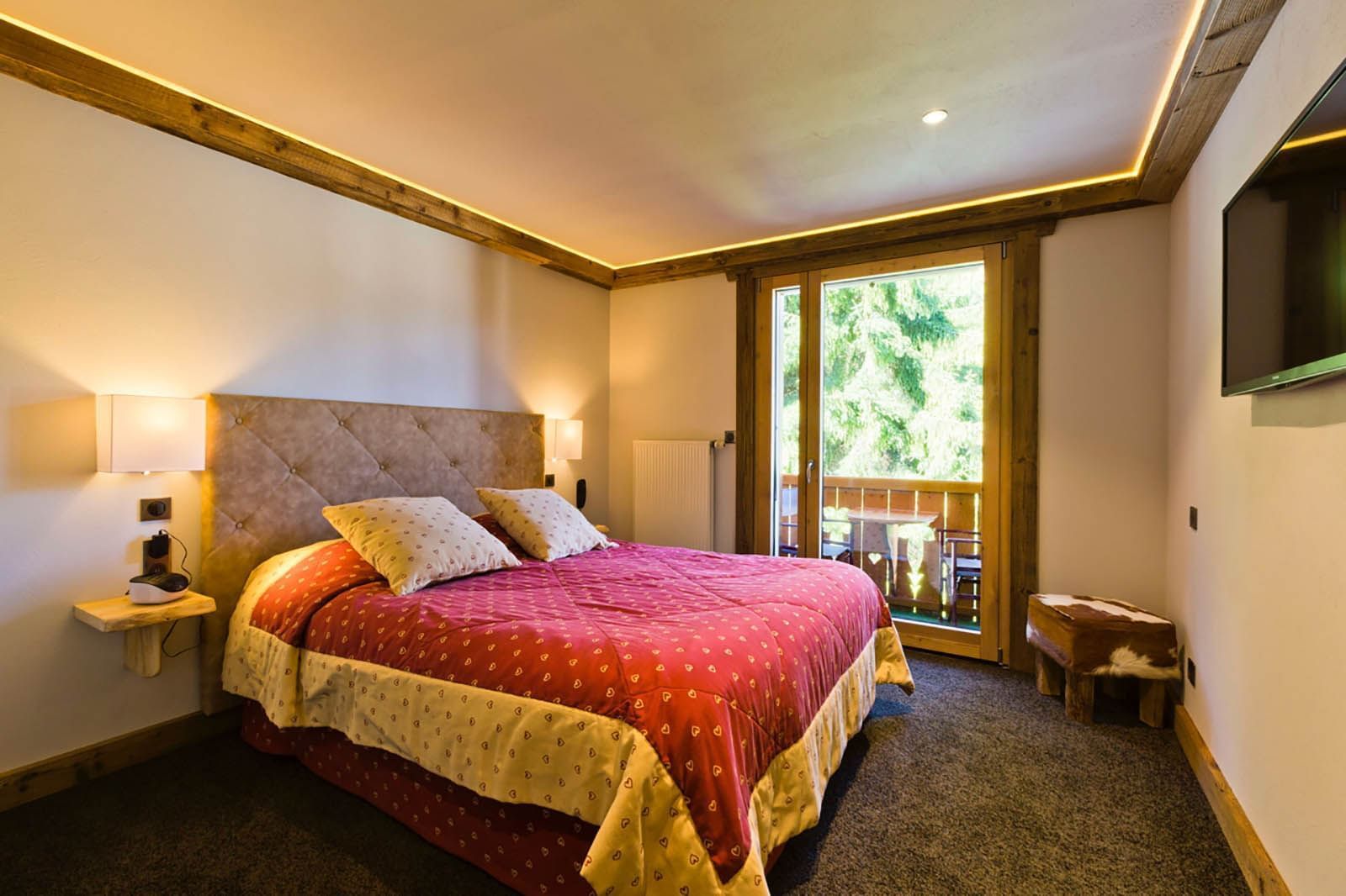 Double Bed in Superior Room at Hotel Les Gentianettes, The Origi