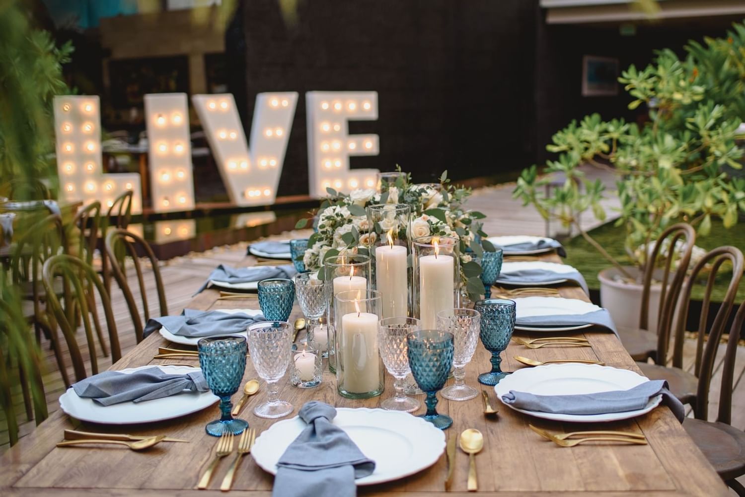 Blue-themed wedding table set-up at Live Aqua Resorts and Residence Club