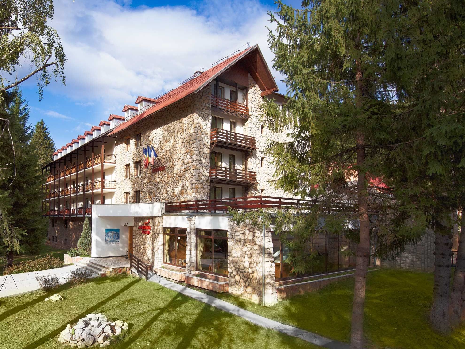 An exterior view of the hotel of Ana Hotels Poiana in Brașov