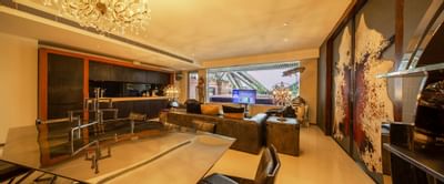 Living area of Grand Deluxe Lagoon Suite at Hotel Eclat Beijing