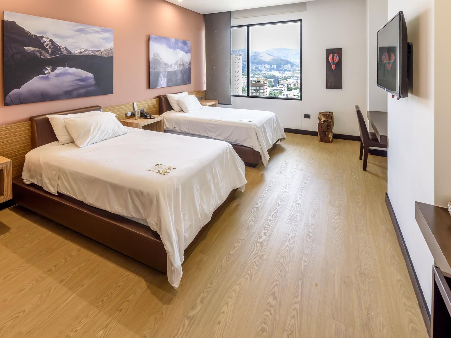 Superior Twin Room with double beds at Diez Hotel Categoría