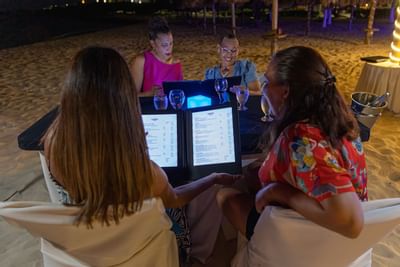 Beach Dining in Aruba Island