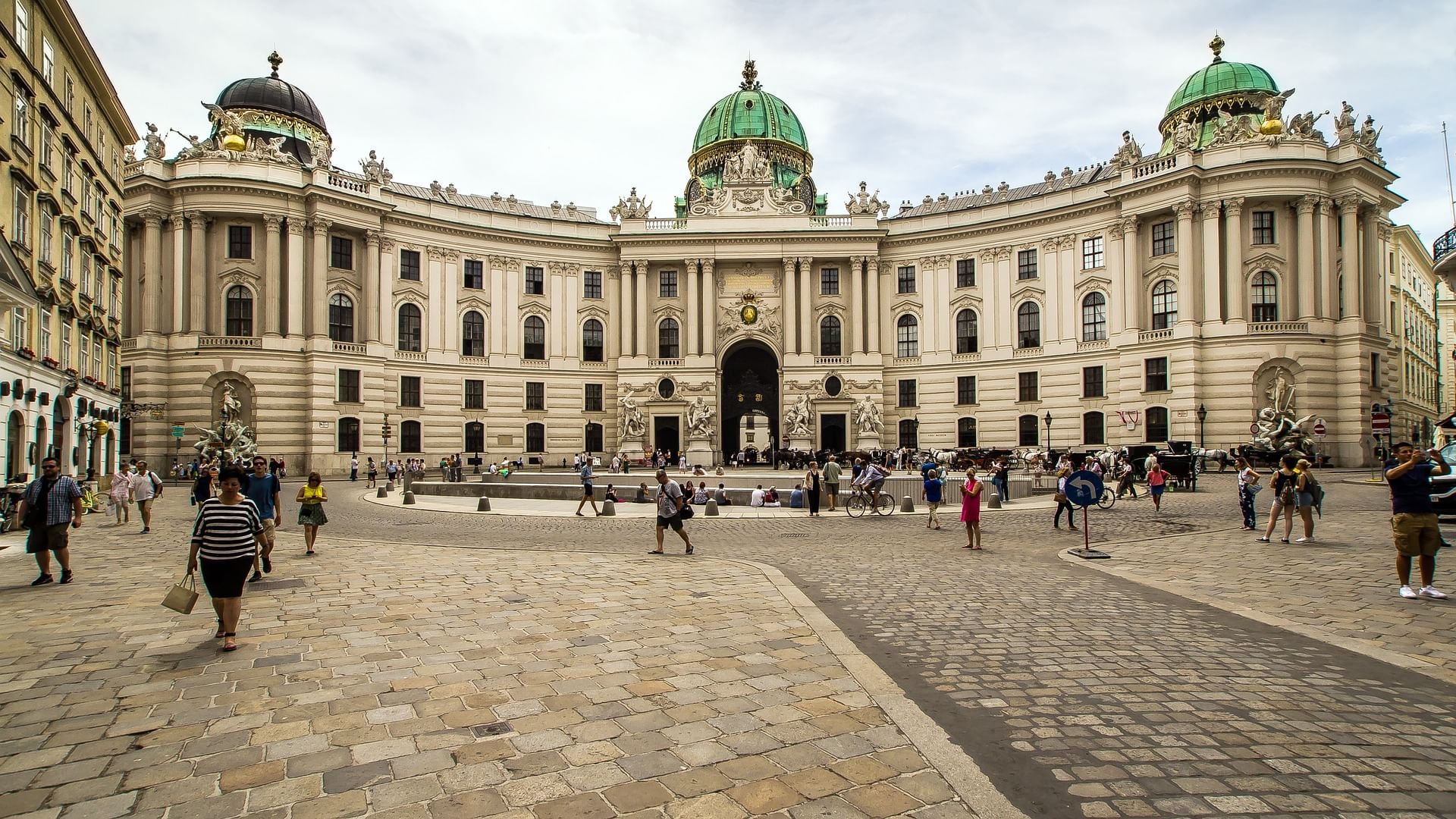 Exterior view of Hofburg And Sisi near The Originals Hotels