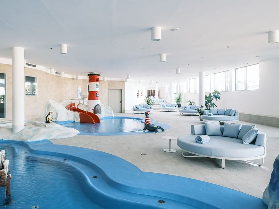 Plunge pools & loungers in Falky Spa at Falkensteiner Hotels