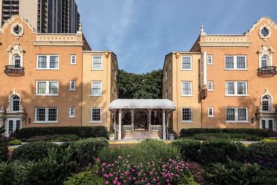 Exterior view of the hotel & garden area at Artmore Hotel