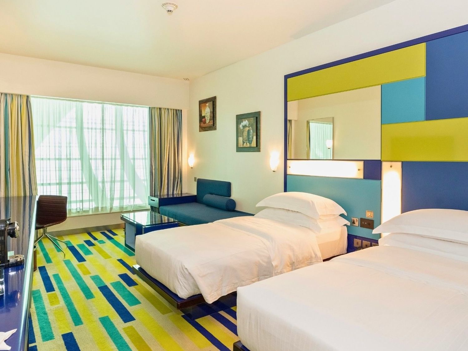 Twin Beds in Deluxe Room at Dubai International Hotel