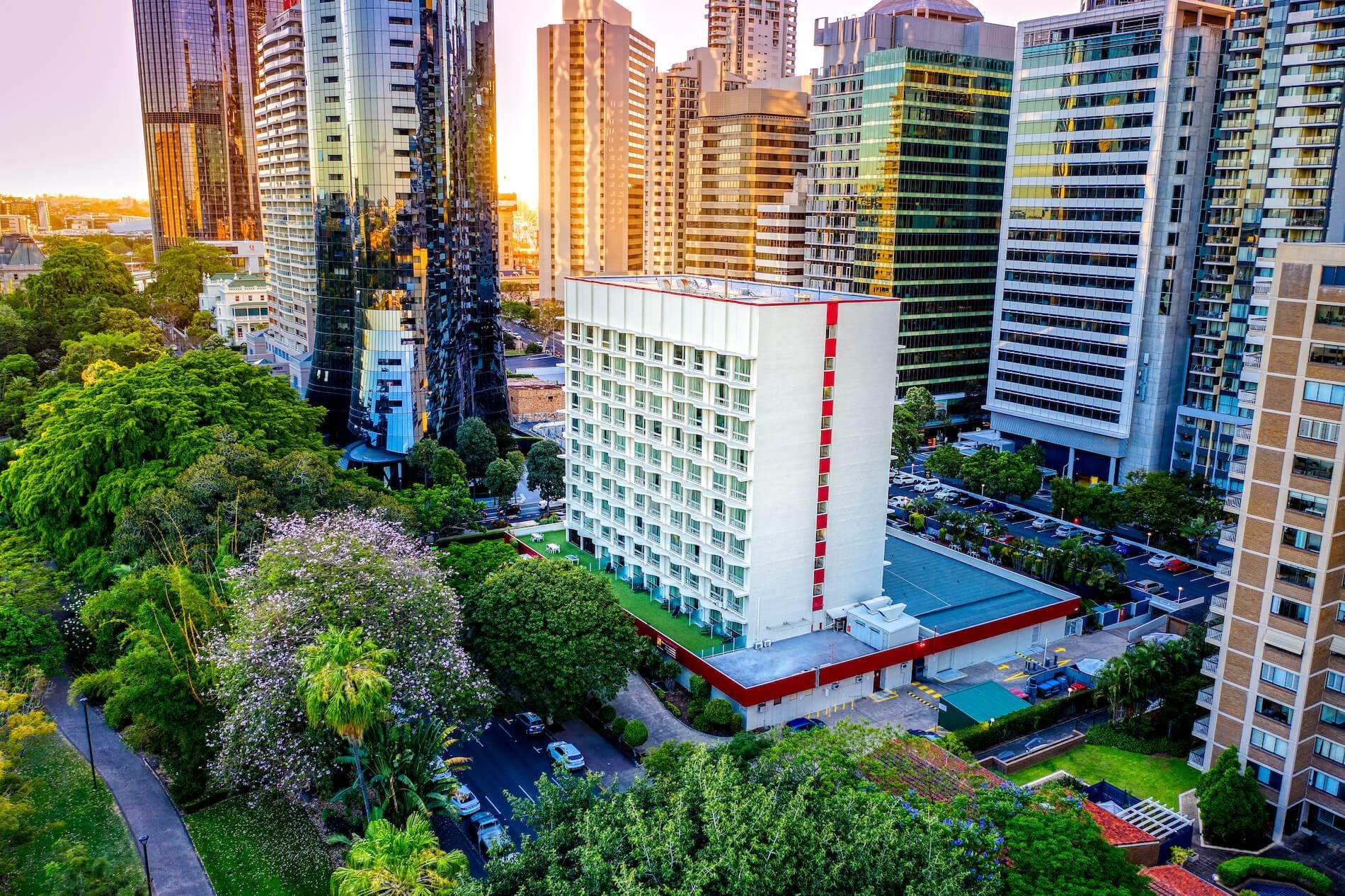 Royal on the Park Hotel and Suites 4.5 star city