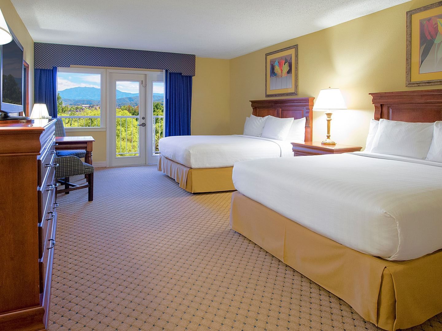 Deluxe Queen Room with a river view at Music Road Resort