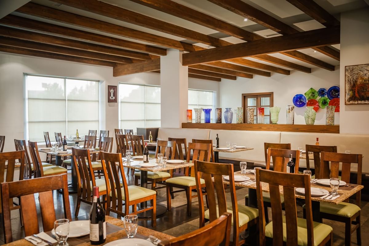 Interior del comedor del restaurante Veranda en Gamma Hotels