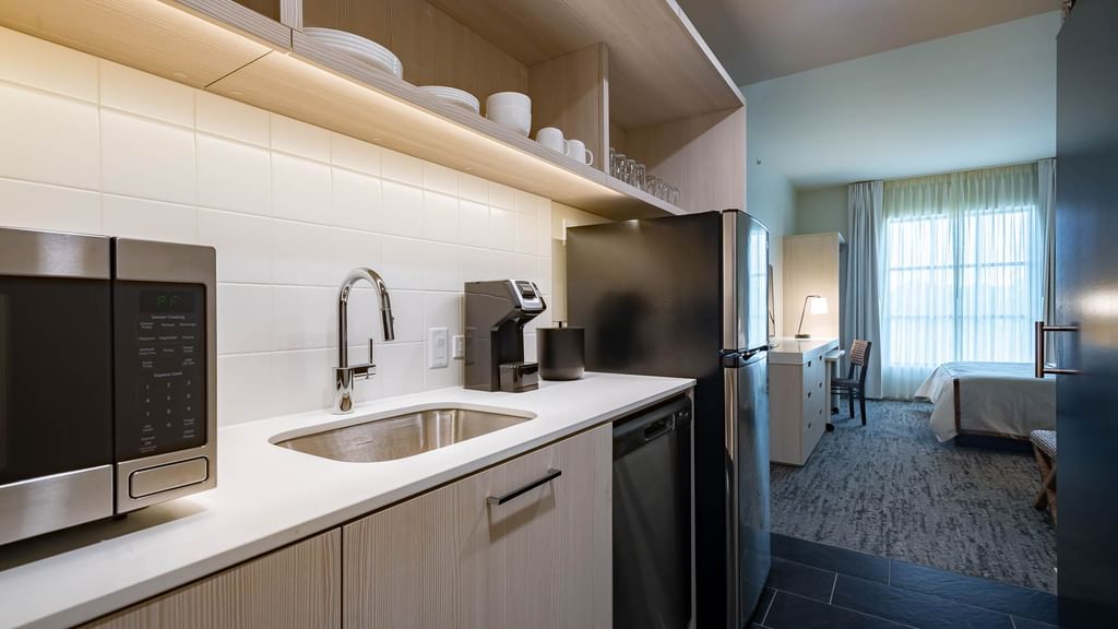 Kitchenette Area in Premium King Room at The Lodge 30A