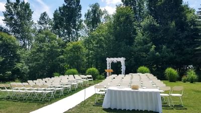 Outdoor wedding ceremony at Hotel Mont Gabriel Resort & Spa