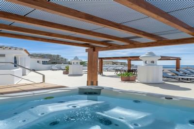Sahara Sunset Outdoor Whirlpool