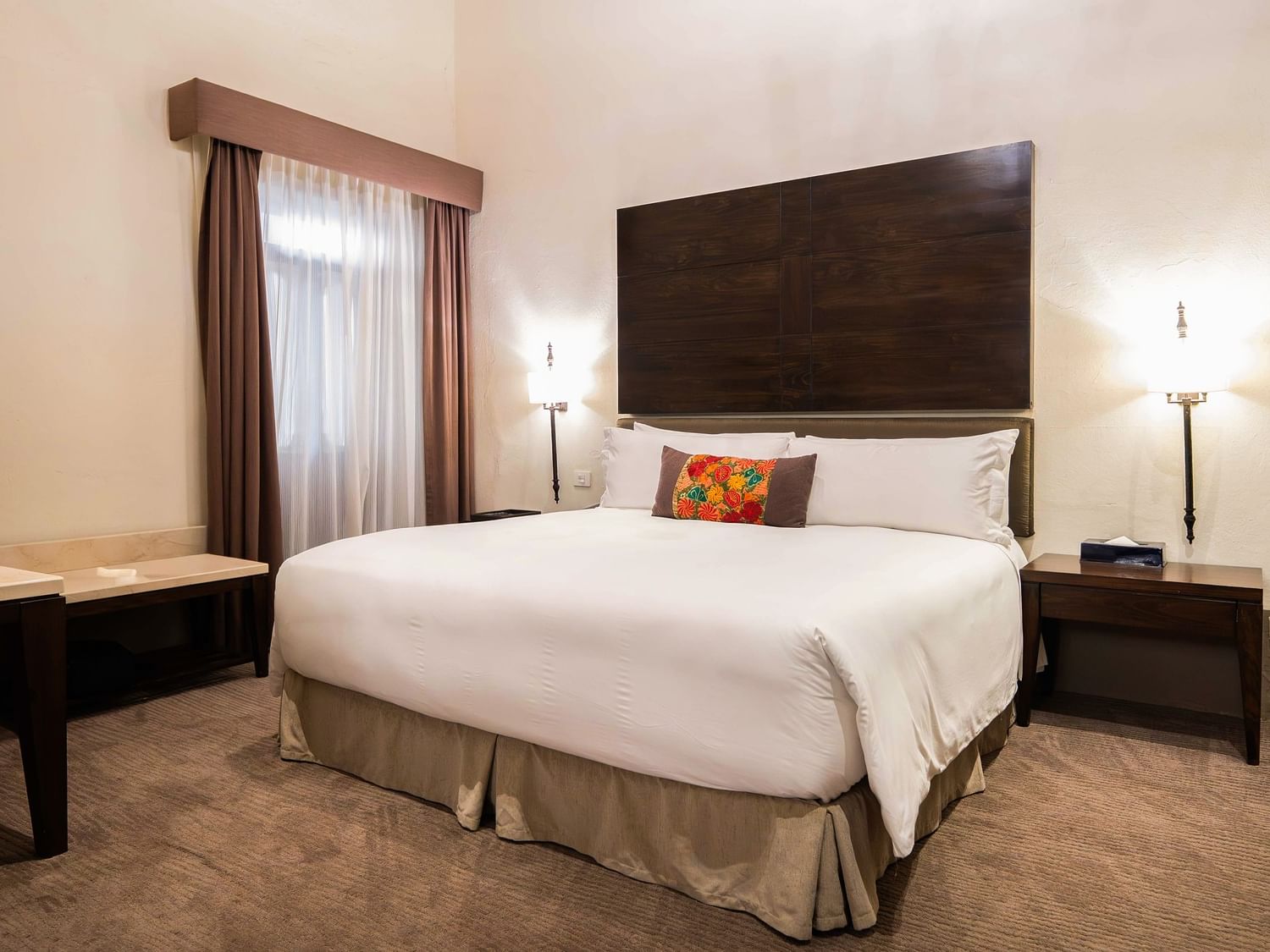 Habitación elegante con cama king en Suite Presidencial en Quinta Real Puebla, Heroica Puebla de Zaragoza