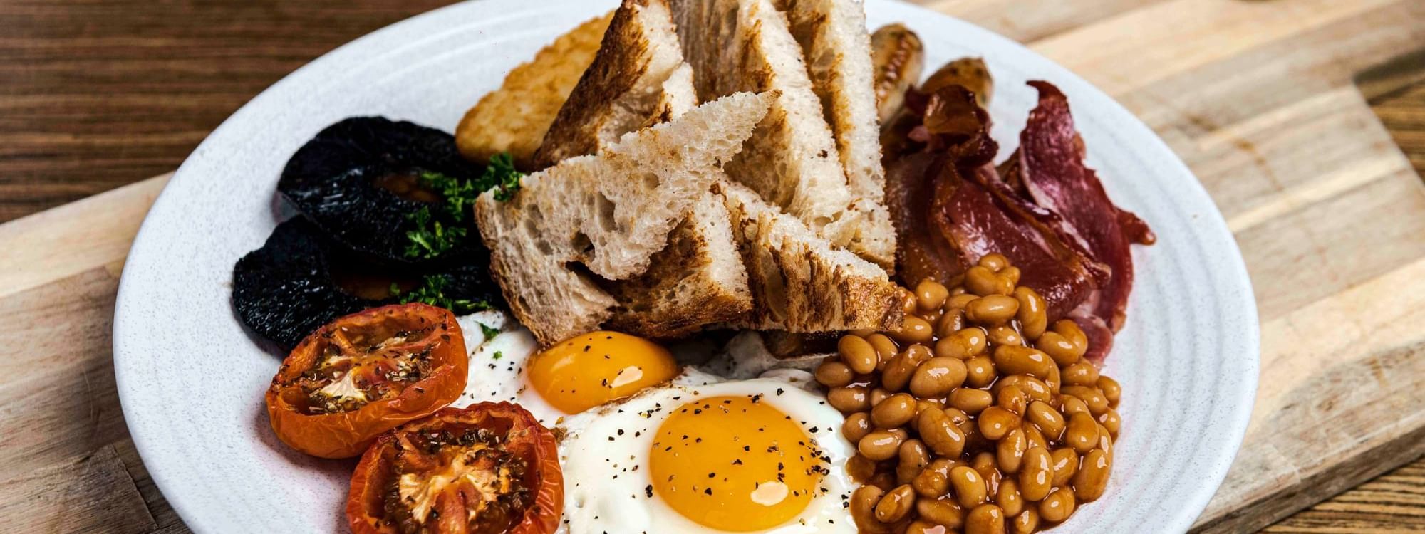 Full English Breakfast being served at The Ternary in Novotel Sydney on Darling Harbour