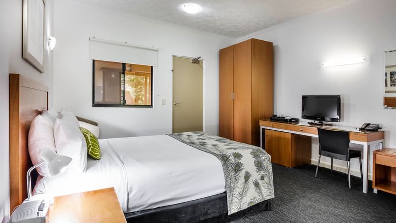 Interior of Superior Queen Easy Access, Mercure Darwin Airport