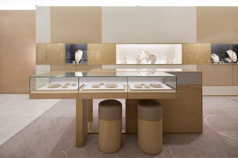 A jewelry showcase in Paspaley near Crown Hotel Perth
